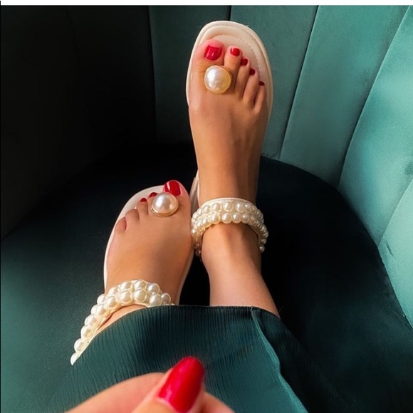 Mia Pearl Sandal
White/ Pearl - Picture 2 of 9